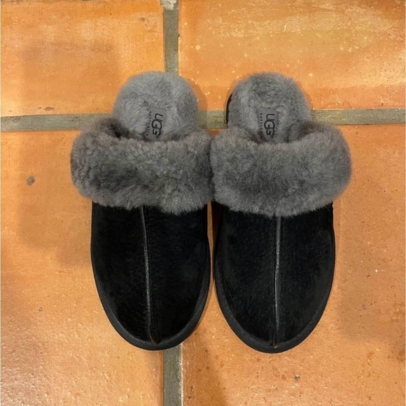 UGG Scuffette slippers black NEW size 6 - Picture 3 of 5